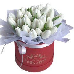 Фото товара 31 белый тюльпан в коробке в Киеве