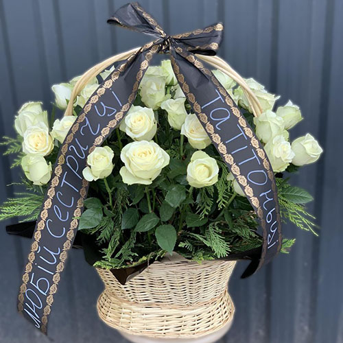 36 білих троянд у кошику в Киеве Фото товара 36 білих троянд у кошику в Киеве