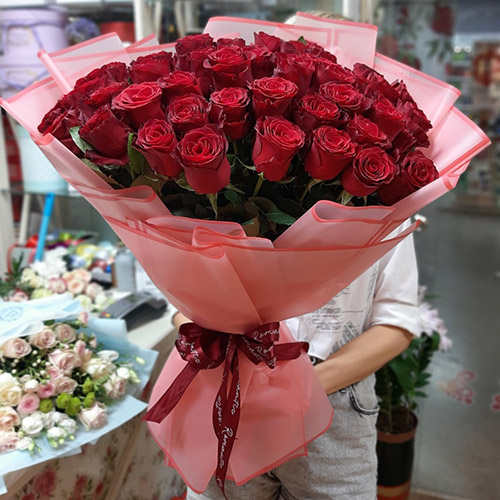 квіти та подарунки на 8 Березня в категорії 51 Троянда | «Київ Роза»